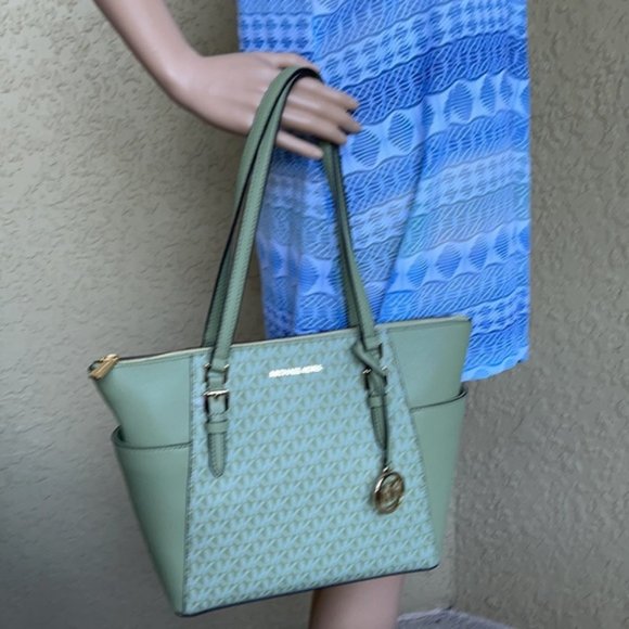 Michael Kors Charlotte Large Top Zip Tote - Picture 5 of 16